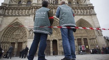 Suicidio a Notre Dame, choc in Francia